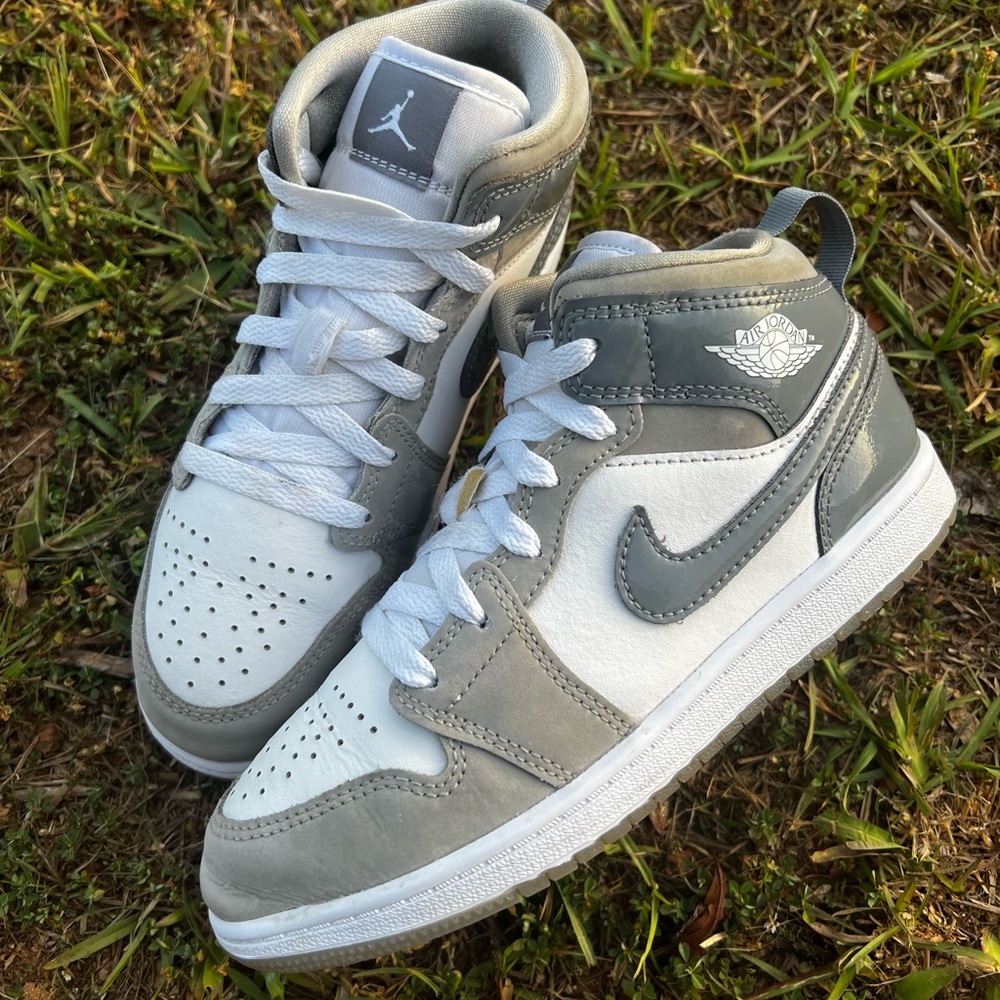 CLEAN Air Jordan 1 size 2 Kids Mid Cool Grey 2025 Retro shoes